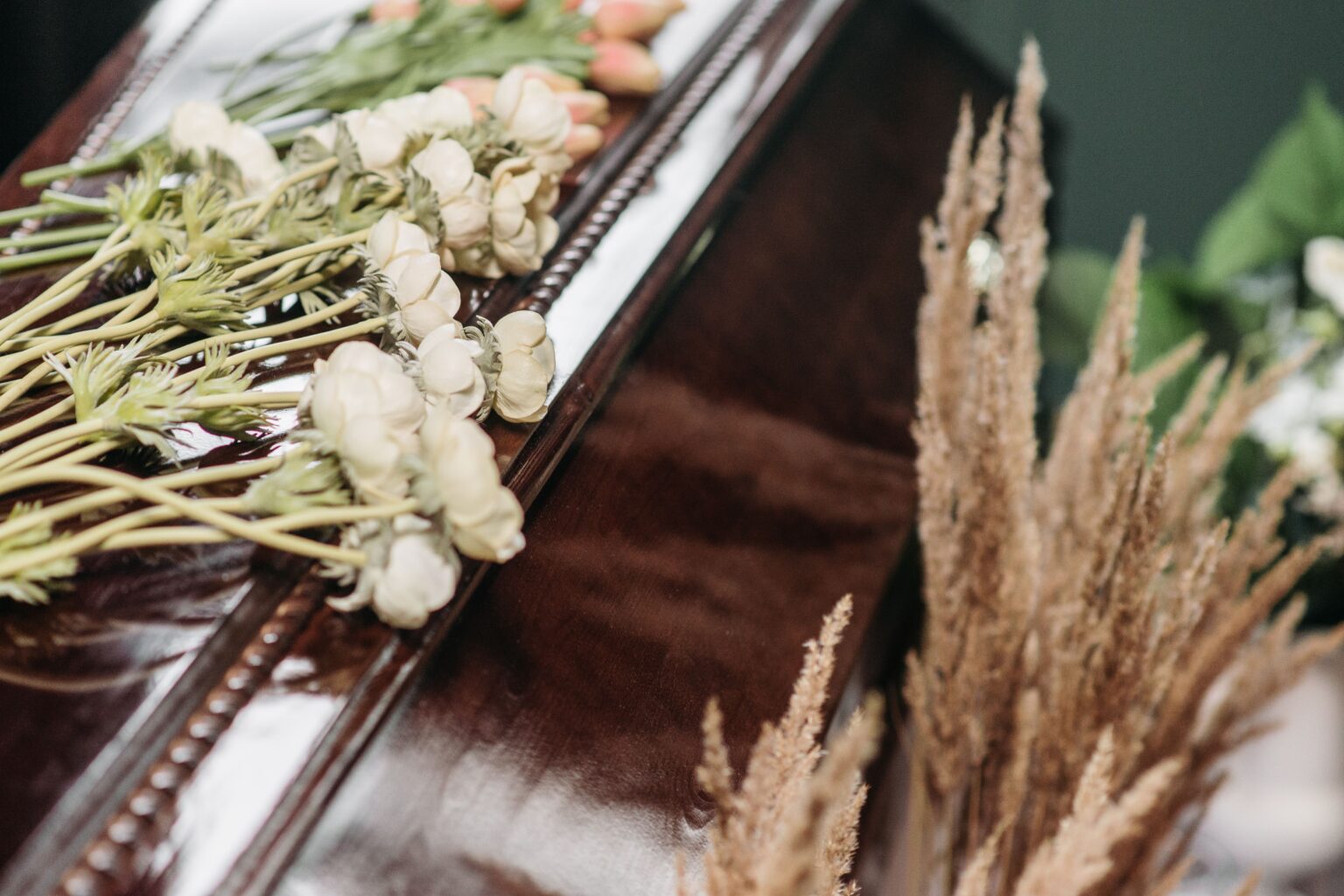 How Cremation Services Can Simplify Arrangements During Grief